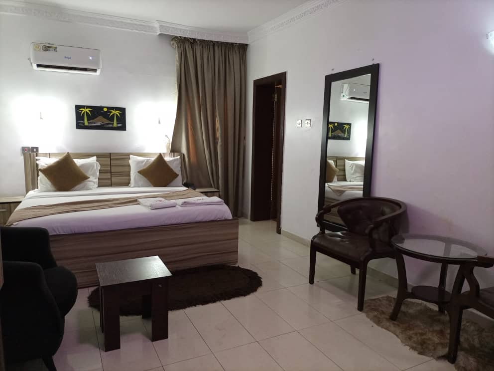 /web/uploads/116/H53 Suites/room-photos/Studio Mini/h53 stu M.jpeg